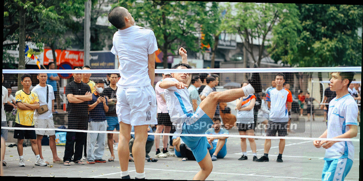 以等宽编号与斜切色带构成的抽象规则信息图